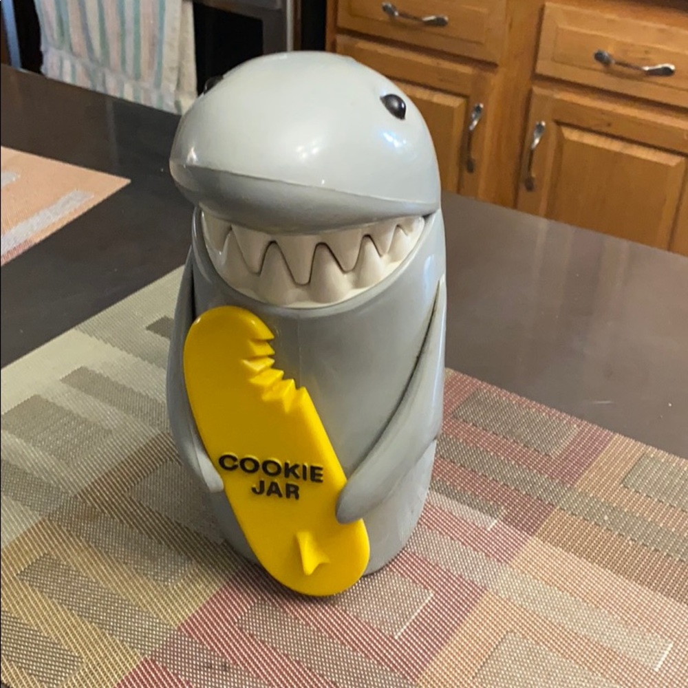 Vintage 1996 shark cookie jar